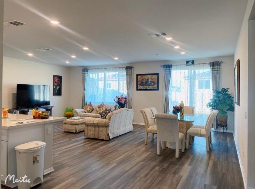 One-story House Whit 4 * Riverside